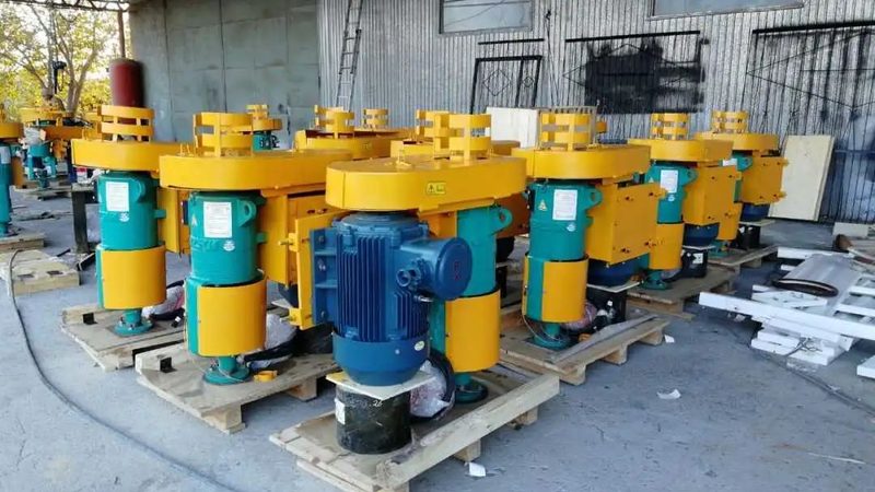 上海三相异步电机型号参数解析：选型关键因素与注意事项